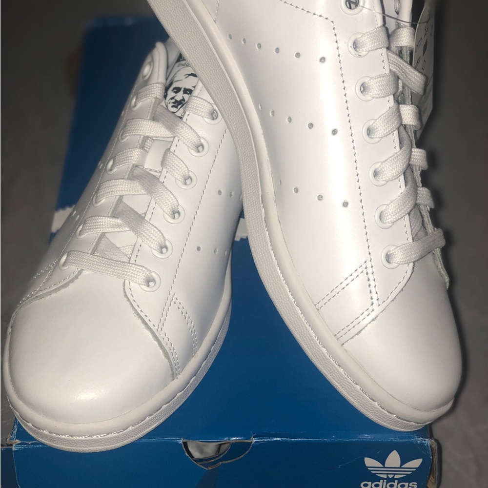 adidas Stan Smith Originals | Core White / Dark Blue | Size 8.5 M | 10.5 W US